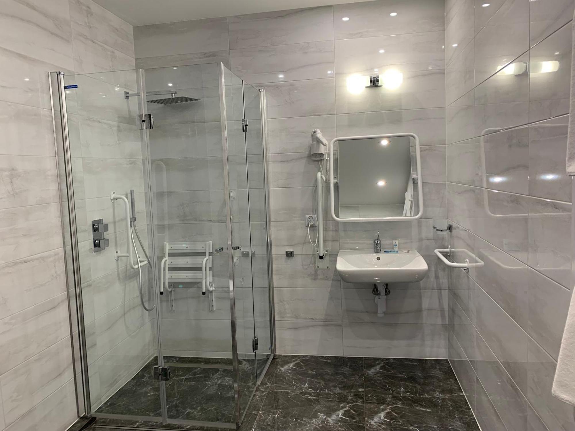Piramida Aparthotel Boleslawiec  Ngoại thất bức ảnh