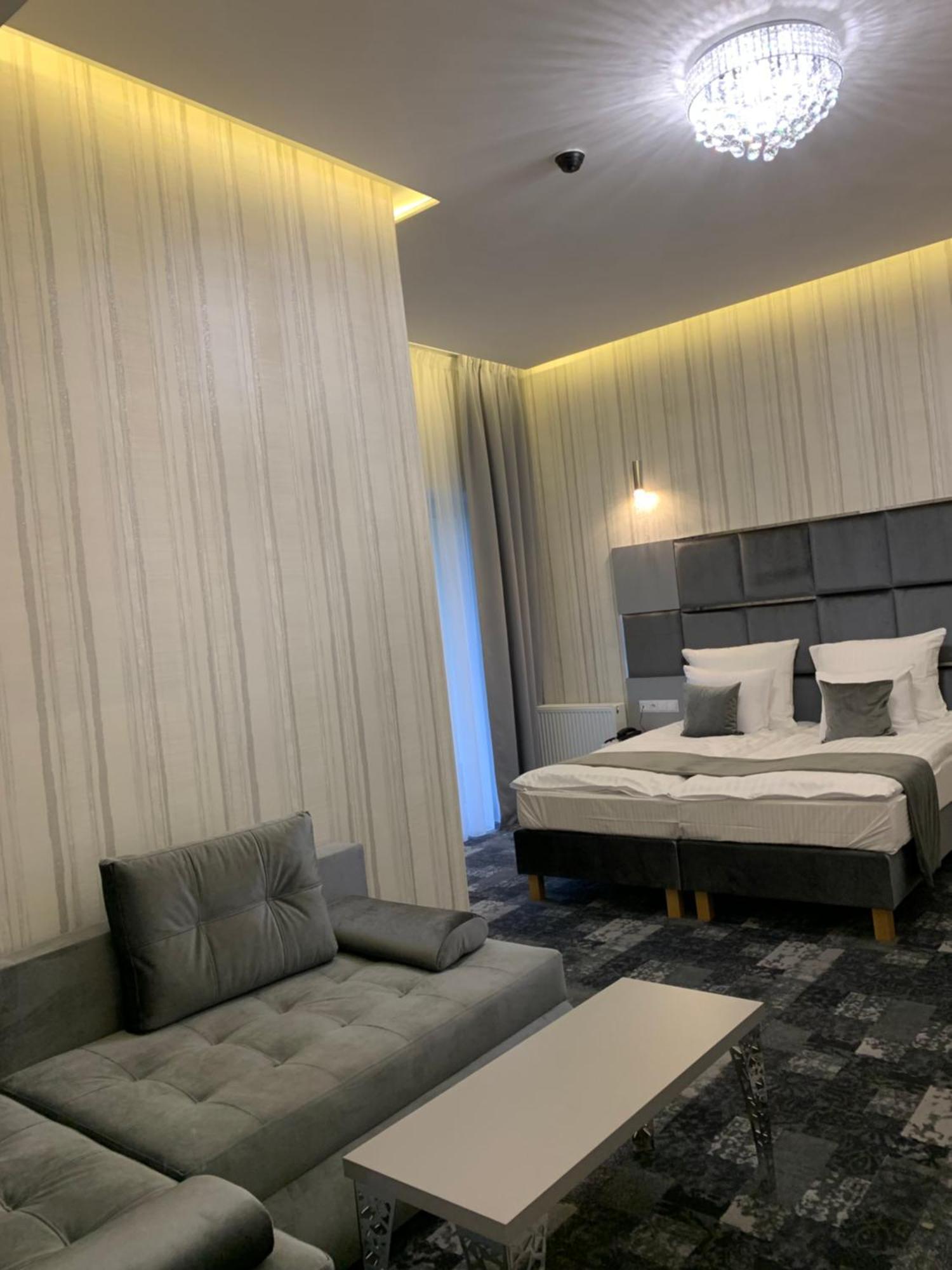 Piramida Aparthotel Boleslawiec  Ngoại thất bức ảnh