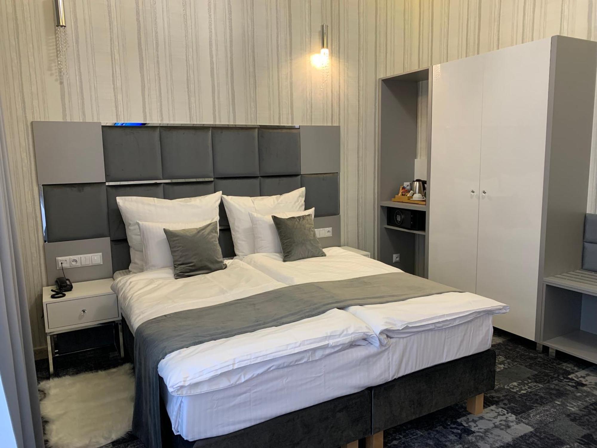Piramida Aparthotel Boleslawiec  Ngoại thất bức ảnh