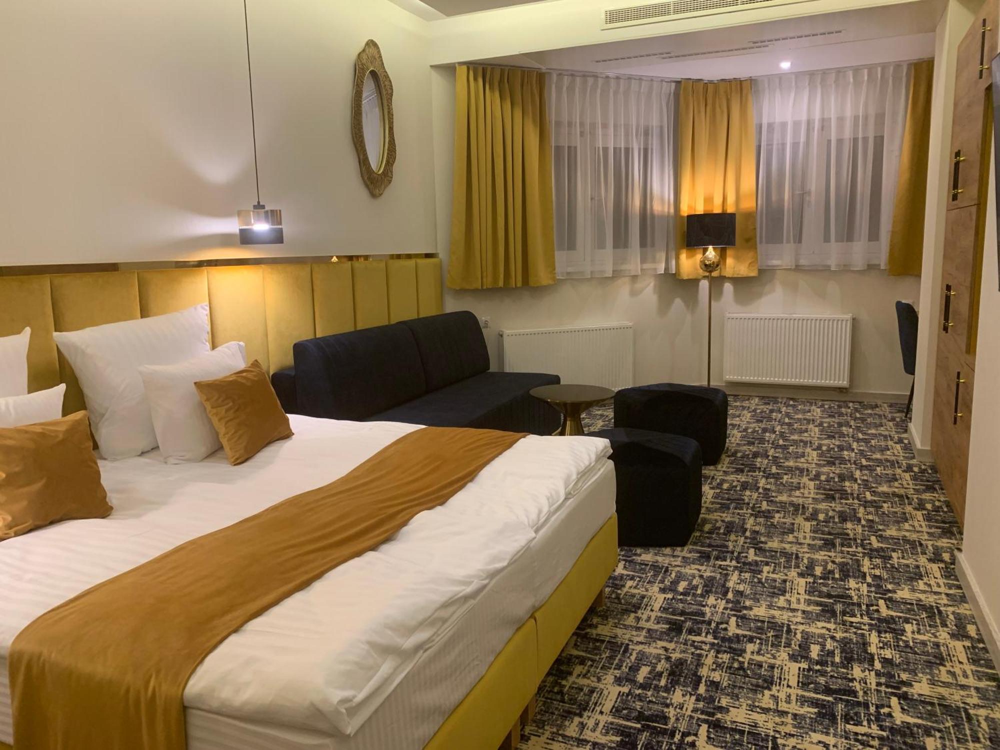 Piramida Aparthotel Boleslawiec  Ngoại thất bức ảnh