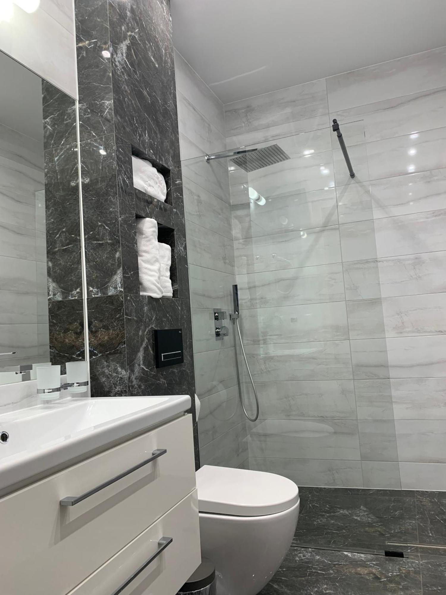 Piramida Aparthotel Boleslawiec  Ngoại thất bức ảnh