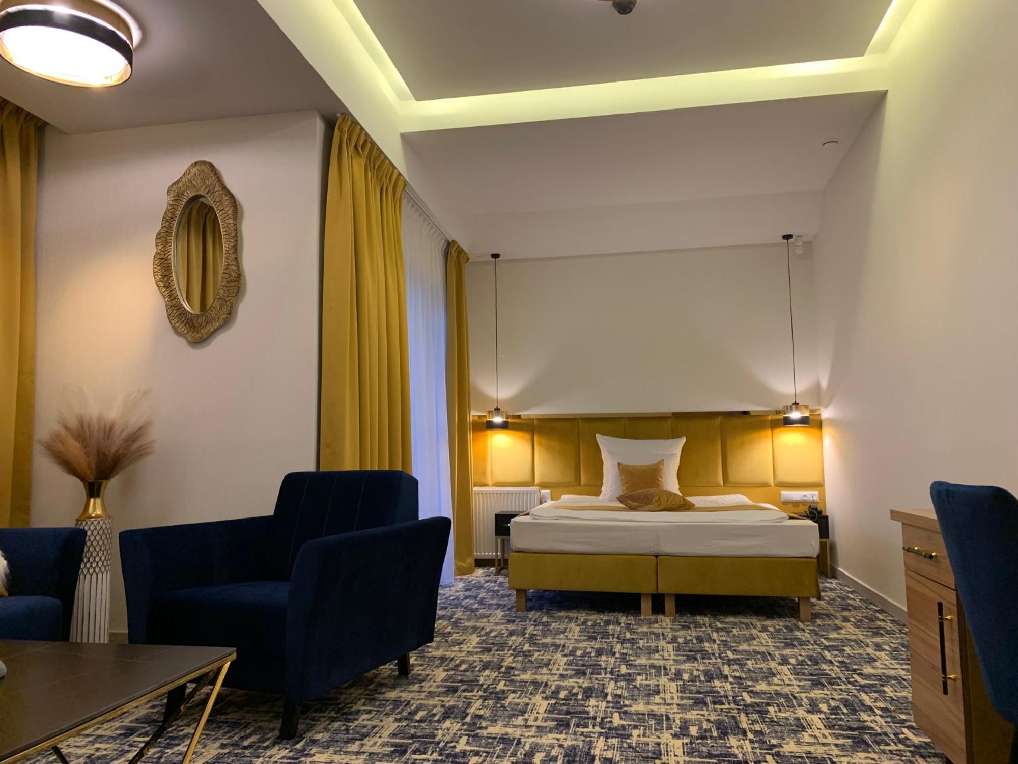 Piramida Aparthotel Boleslawiec  Ngoại thất bức ảnh