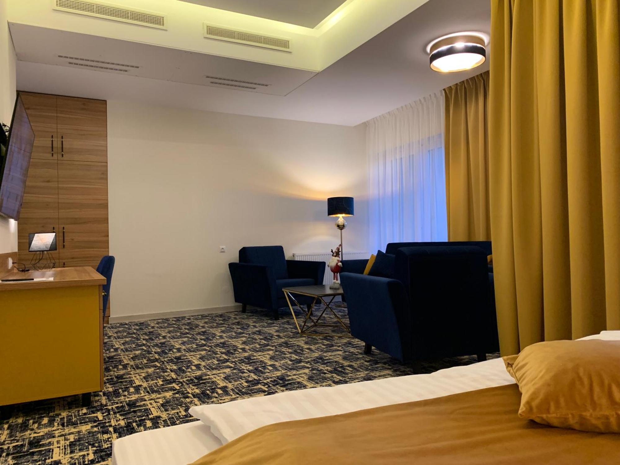 Piramida Aparthotel Boleslawiec  Ngoại thất bức ảnh
