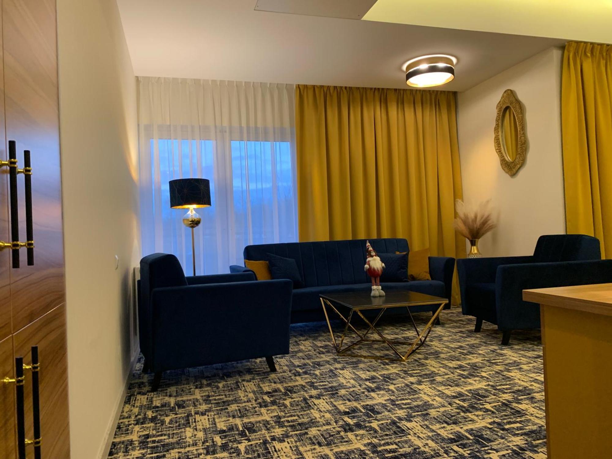 Piramida Aparthotel Boleslawiec  Ngoại thất bức ảnh